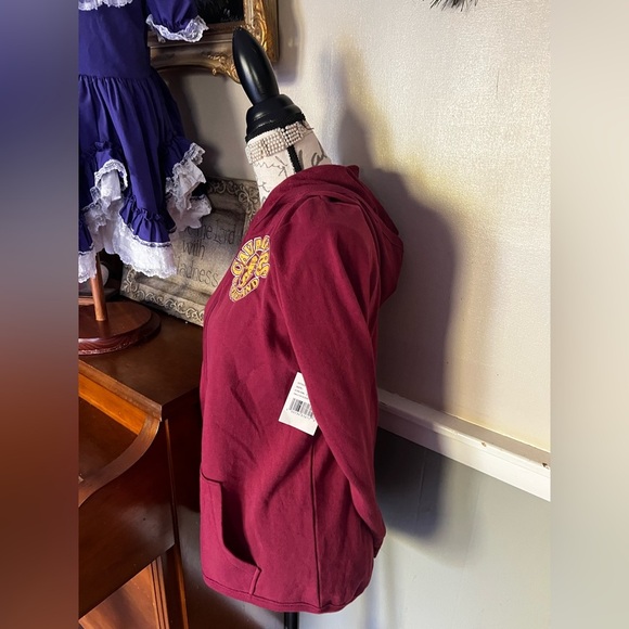 ❤️ NWT CLEVELAND CAVALIERS
Women's Medium Retro Sir CC full zip Hoodie - Picture 3 of 5